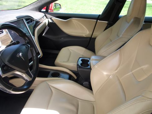 Used 2015 Tesla Model S 70D AWD/4WD image 10