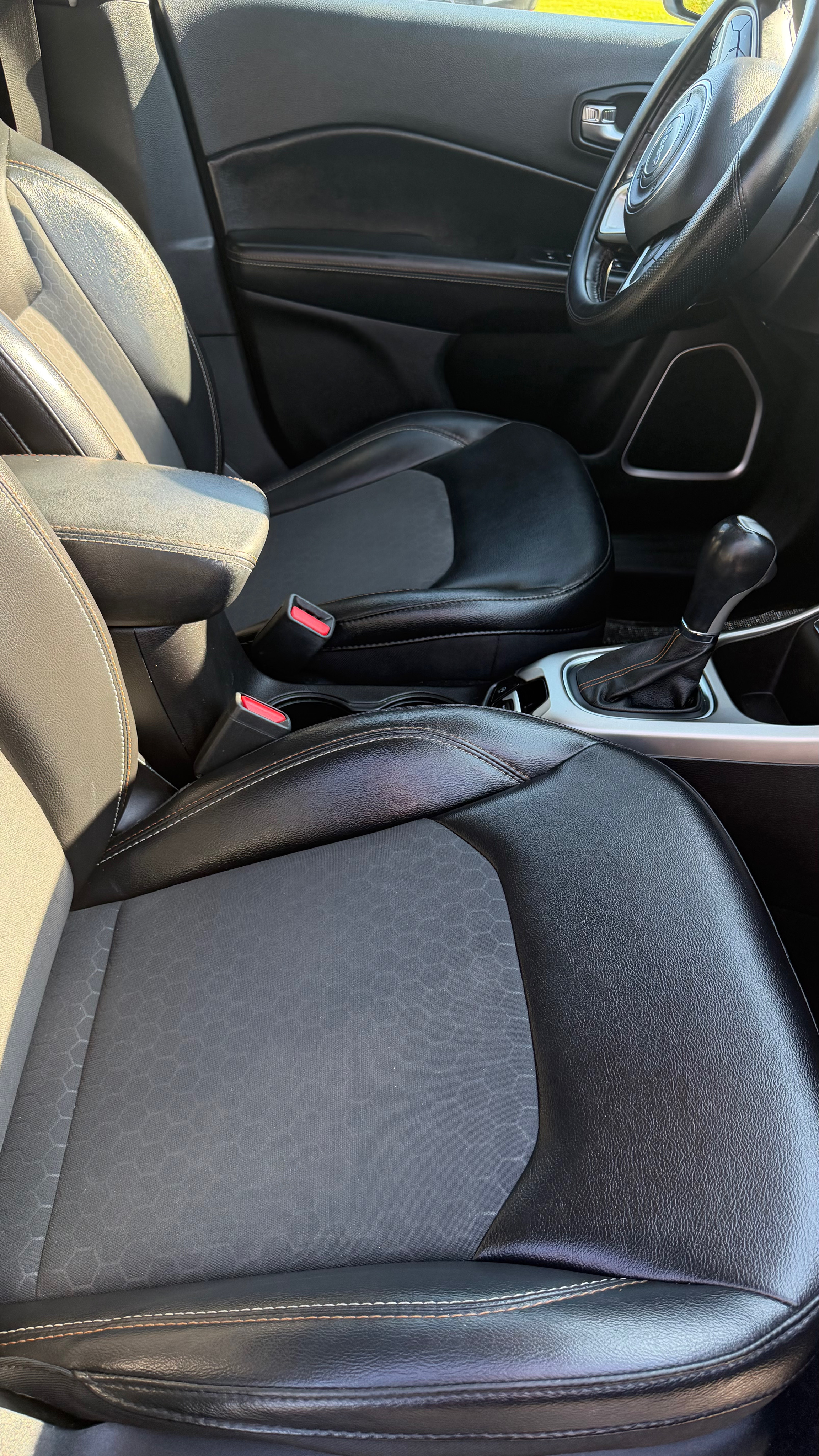 Used 2019 Jeep Compass Latitude w/ Popular Equipment Group FWD image 12