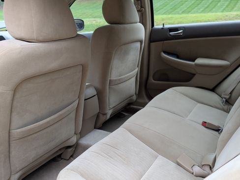 Used 2005 Honda Accord LX image 12
