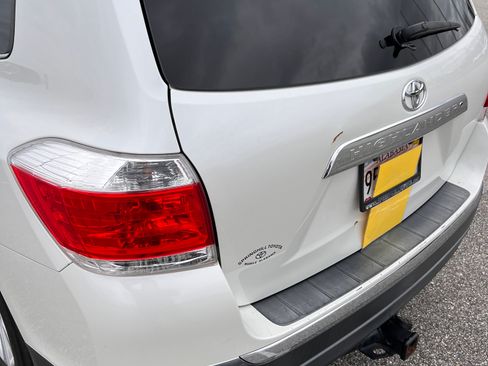 Used 2011 Toyota Highlander SE image 11