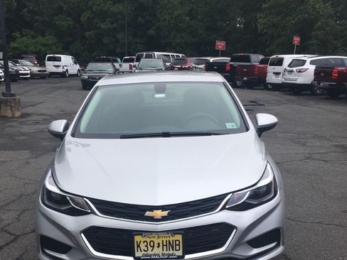 Used 2017 Chevrolet Cruze Premier FWD image 3