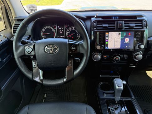 Used 2022 Toyota 4Runner TRD Off-Road Premium AWD/4WD image 19
