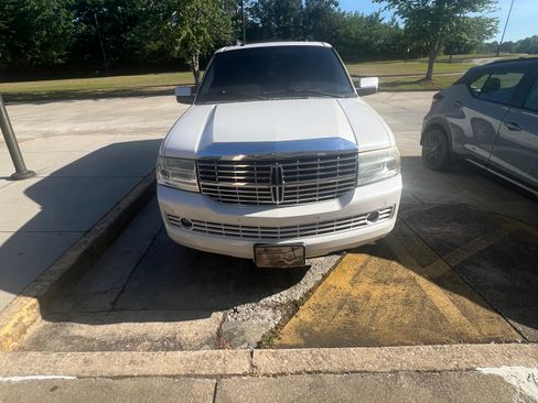 Used 2013 Lincoln Navigator 2WD w/ HD Trailer Tow Pkg image 1