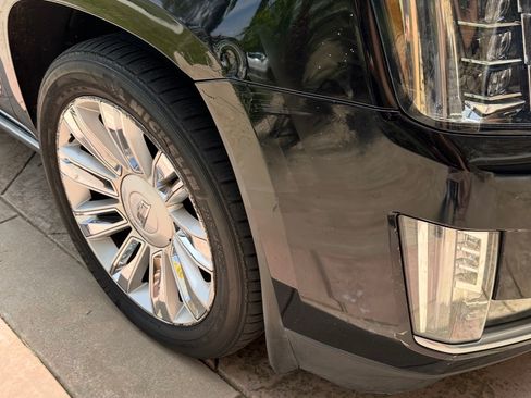 Used 2015 Cadillac Escalade ESV Platinum AWD/4WD image 25
