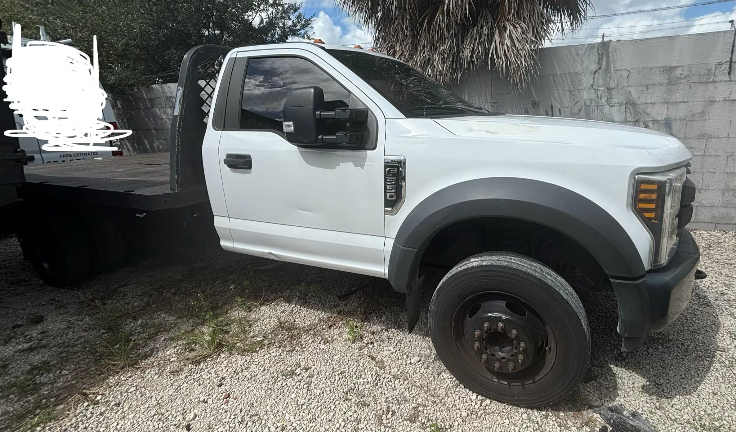 Used 2019 Ford F550 Luxury w/ Power Equipment Group RWD image 2