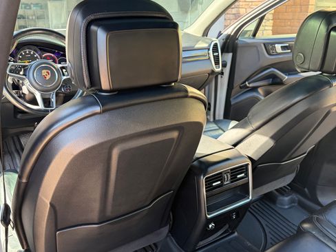 Used 2020 Porsche Cayenne E-Hybrid AWD/4WD image 9