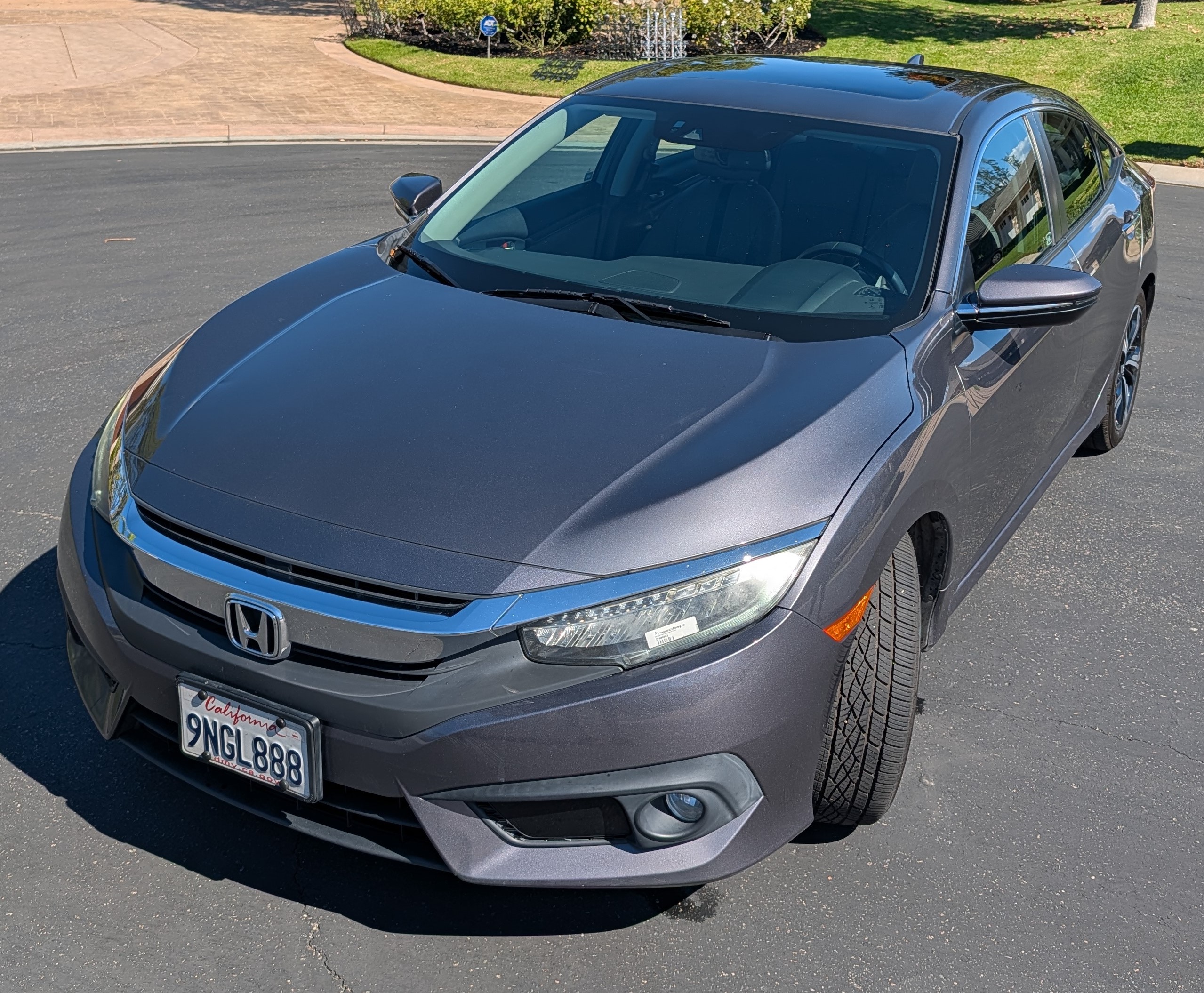 Used 2017 Honda Civic Touring image 9