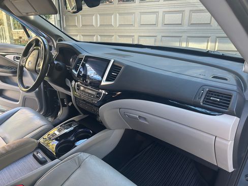 Used 2016 Honda Pilot Elite image 15