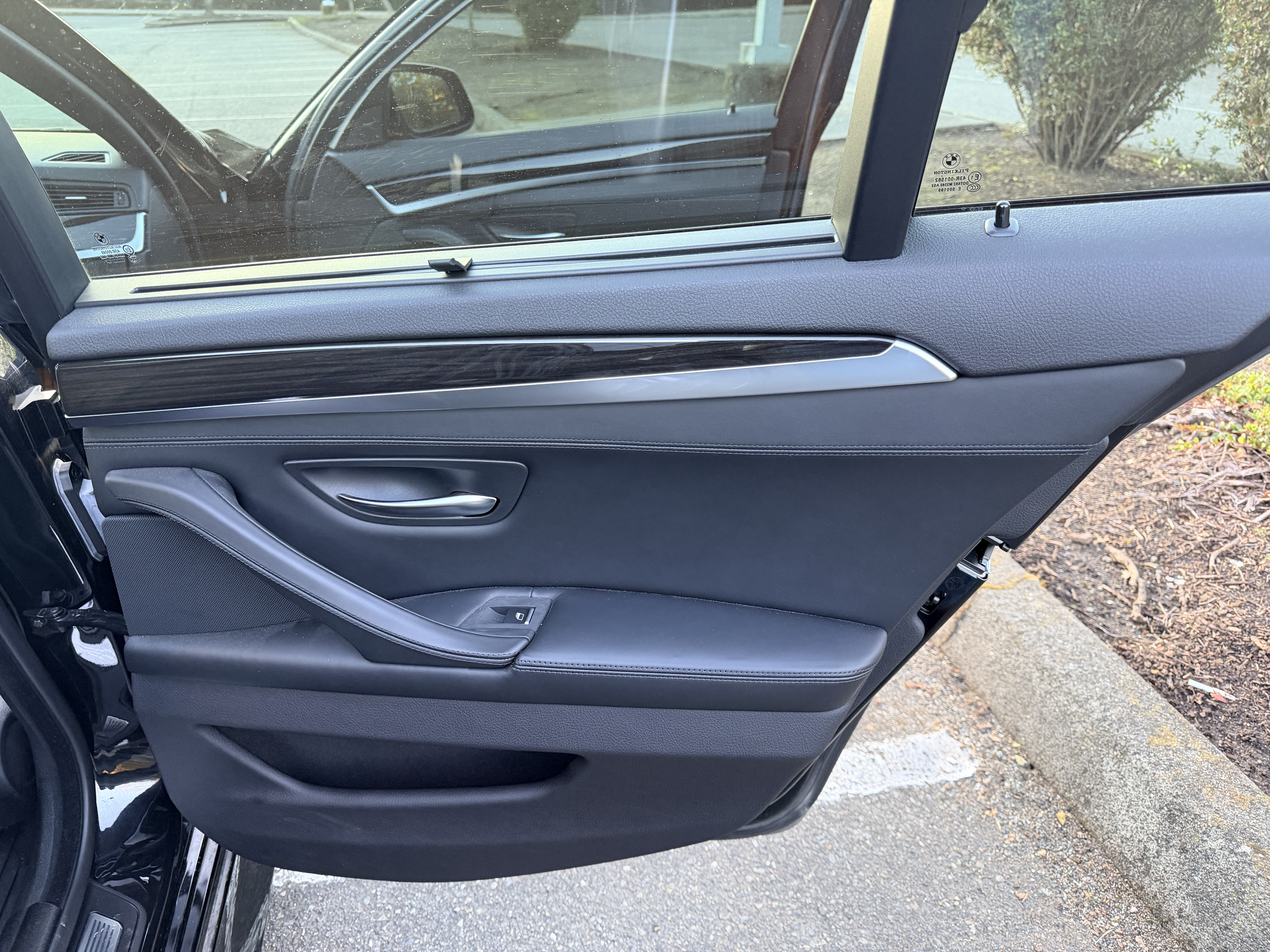 Used 2011 BMW 550i Sedan RWD image 6