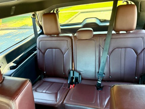 Used 2022 Ford Expedition Max Limited image 17