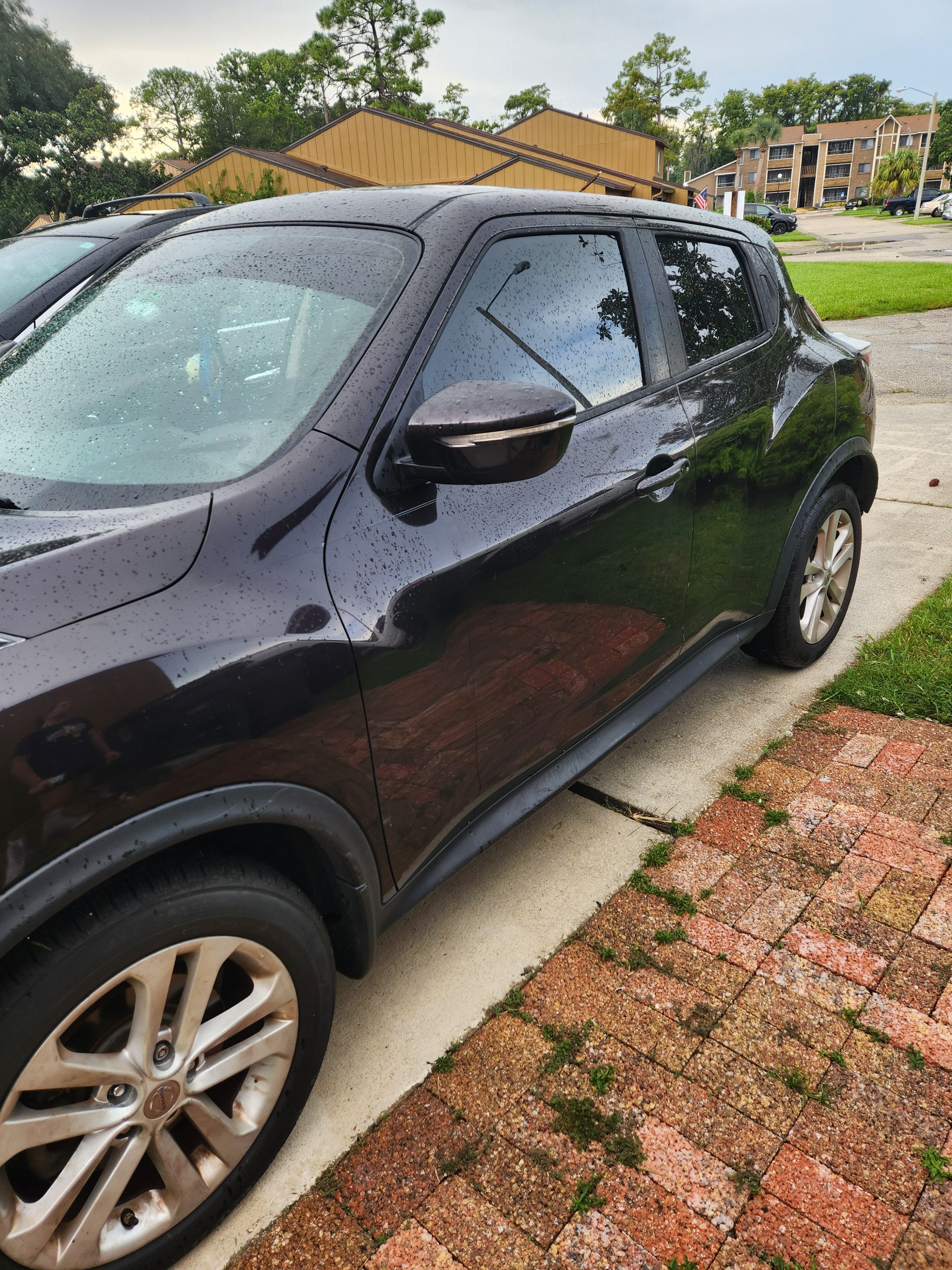 Used 2015 Nissan Juke S FWD image 4