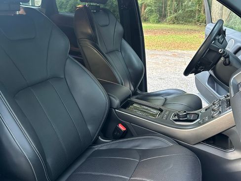 Used 2019 Land Rover Range Rover Evoque HSE image 15