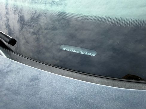 Used 2018 Volkswagen GTI SE image 17