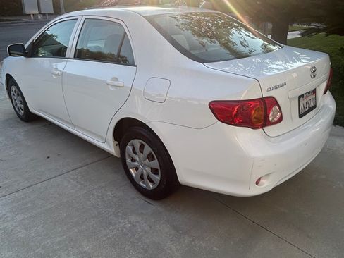 Used 2010 Toyota Corolla LE FWD image 4