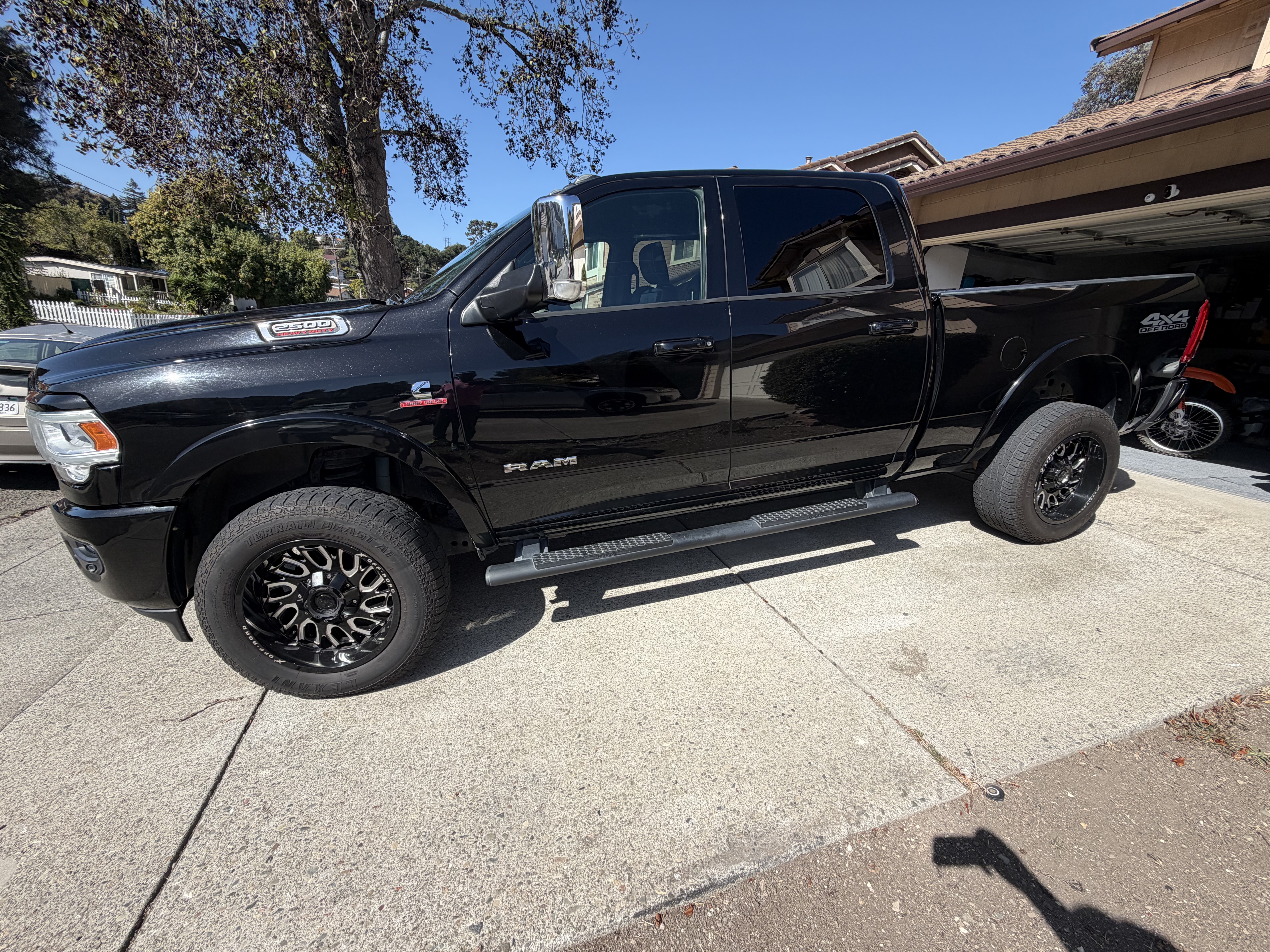 Used 2019 RAM 2500 Laramie AWD/4WD image 4