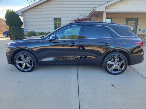 Used 2024 Genesis GV70 2.5T w/ Sport Prestige Package image 1