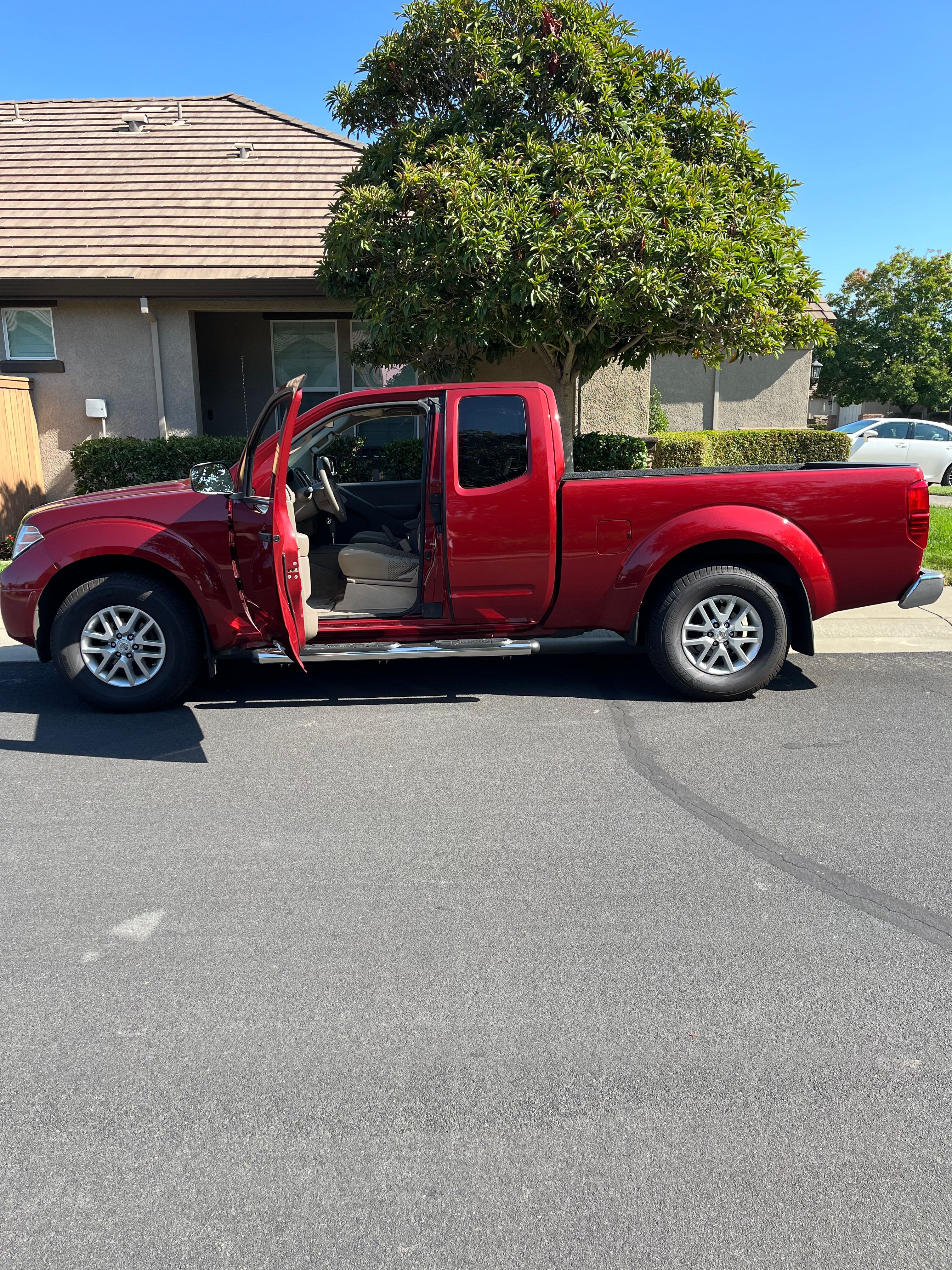 Used 2016 Nissan Frontier SV RWD image 10