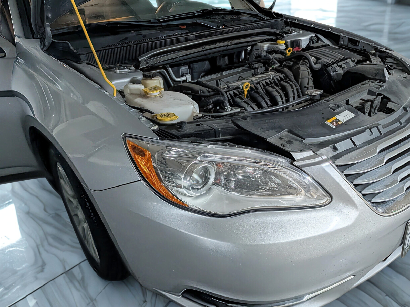 Used 2014 Chrysler 200 LX FWD image 15