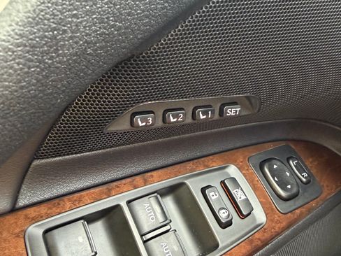 Used 2011 Lexus IS 250C w/ Luxury Pkg RWD image 24