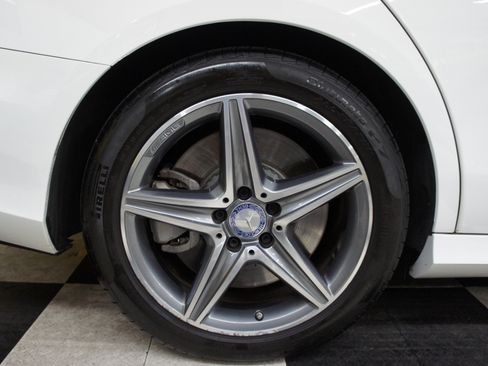 Used 2017 Mercedes-Benz E 400 4MATIC Wagon image 22