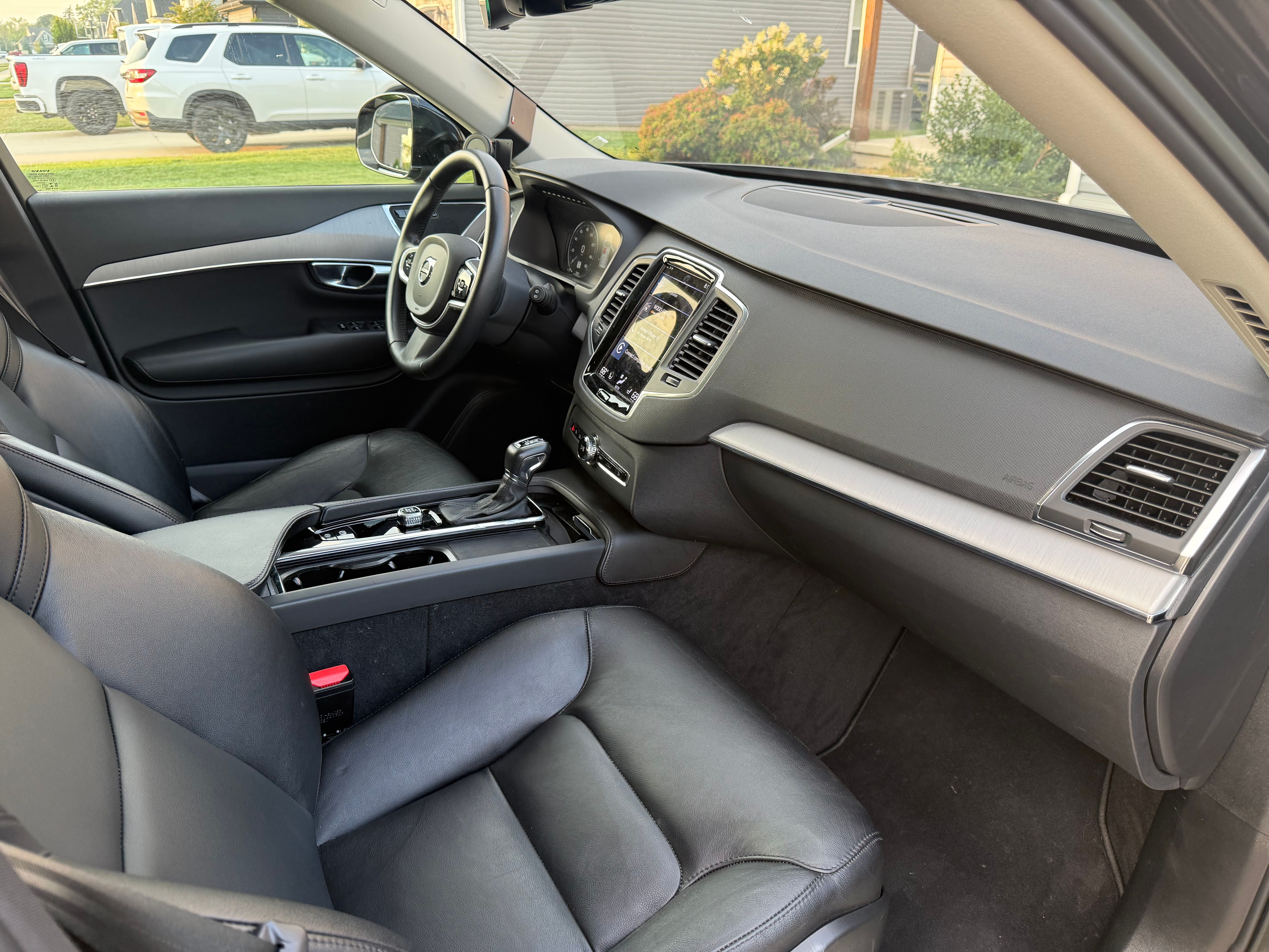 Used 2022 Volvo XC90 T5 Momentum AWD/4WD image 19
