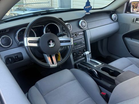 Used 2009 Ford Mustang Premium RWD image 9