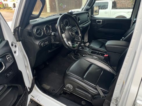 Used 2021 Jeep Wrangler Unlimited Sahara AWD/4WD image 13