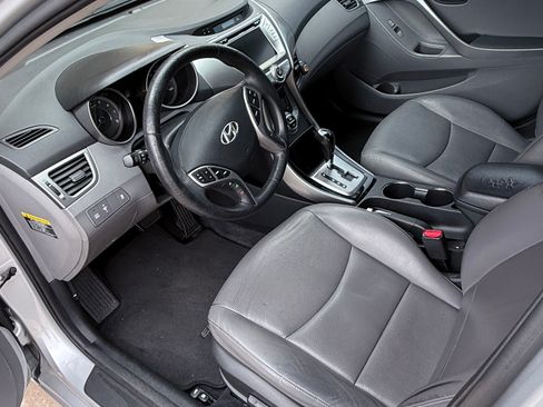 Used 2013 Hyundai Elantra Limited w/ Technology Pkg image 11