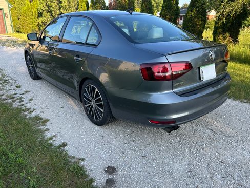 Used 2016 Volkswagen Jetta Sport FWD image 8