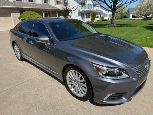 Used 2013 Lexus LS 460 AWD w/ Comfort Pkg image 4