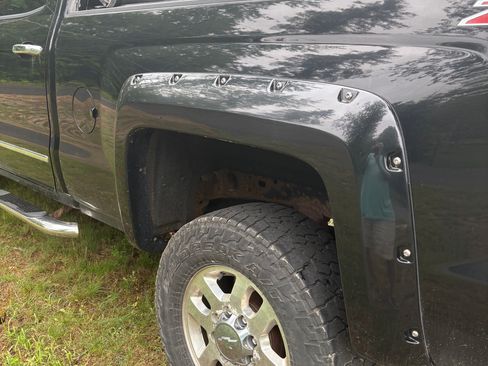 Used 2015 Chevrolet Silverado 2500 LTZ w/ Duramax Plus Package AWD/4WD image 12
