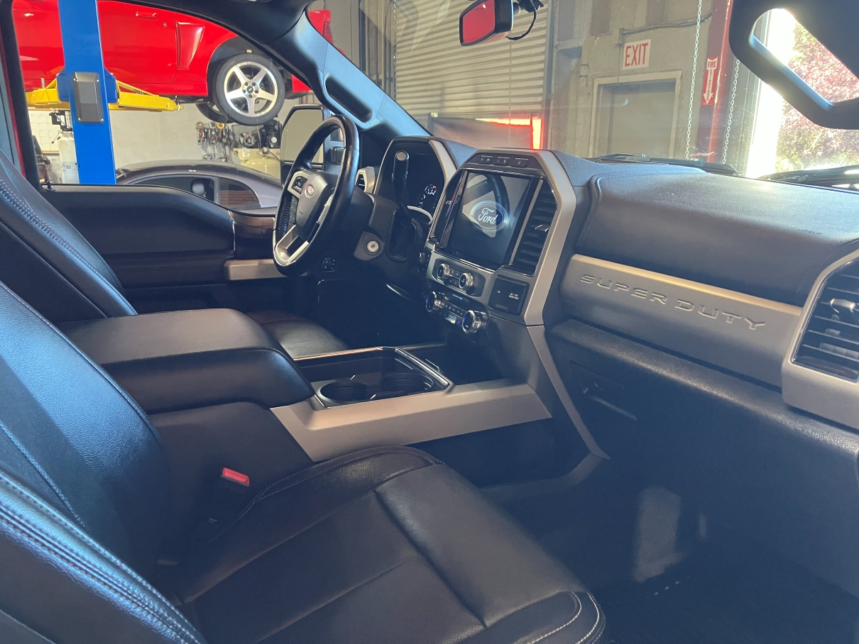 Used 2022 Ford F350 Lariat w/ Tremor Off-Road Package AWD/4WD image 9