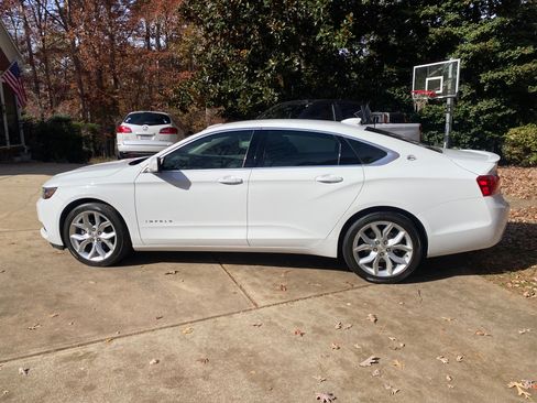 Used 2017 Chevrolet Impala LT w/ Leather Package image 10