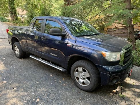 Used 2012 Toyota Tundra 4x4 Double Cab image 2