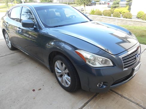 Used 2011 INFINITI M37 x w/ Premium Pkg AWD/4WD image 2