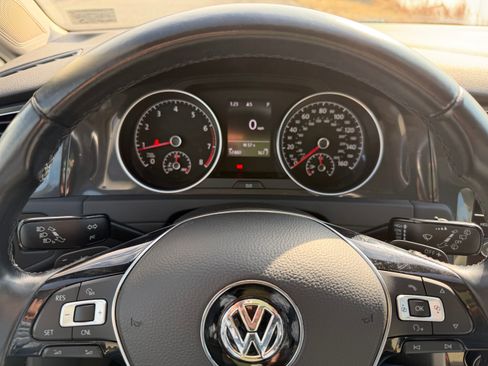 Used 2018 Volkswagen Golf Alltrack SE image 17