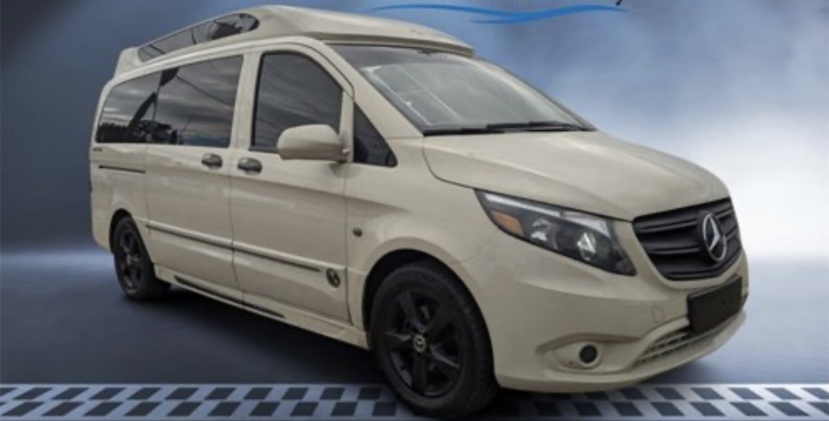 Used 2021 Mercedes-Benz Metris Passenger image 1