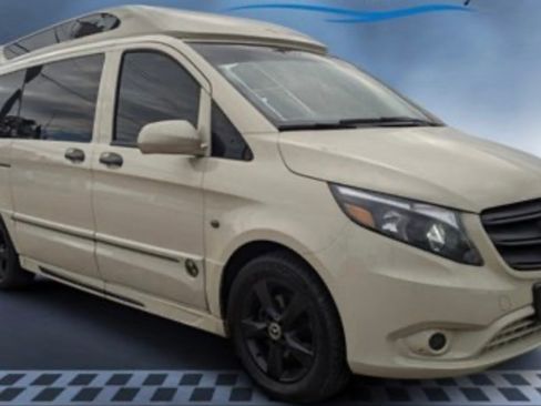 Used 2021 Mercedes-Benz Metris Passenger image 1