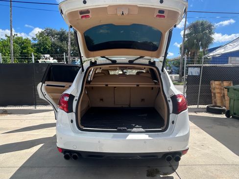 Used 2013 Porsche Cayenne image 11