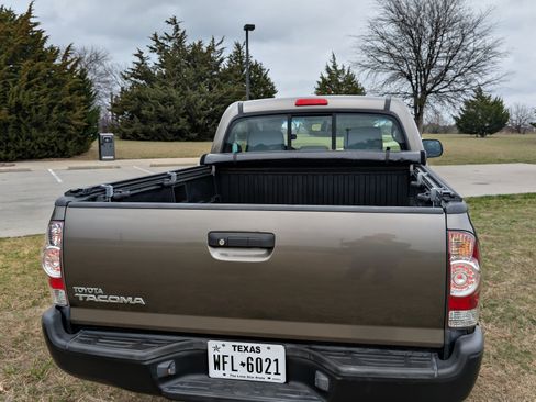 Used 2010 Toyota Tacoma 2WD Regular Cab image 5