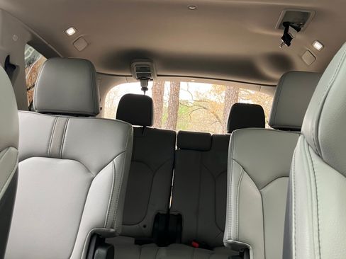 Used 2024 Honda Pilot Touring image 10