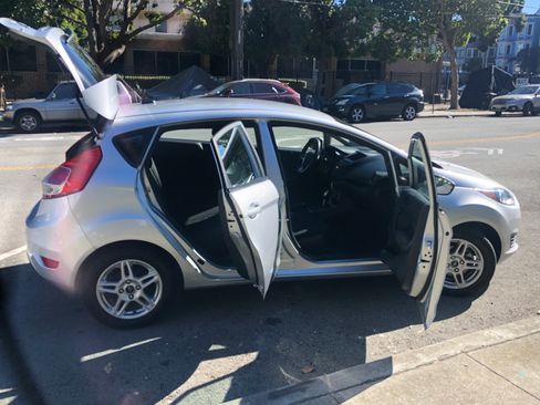 Used 2019 Ford Fiesta SE image 1