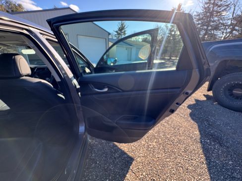 Used 2019 Honda Insight Touring image 12