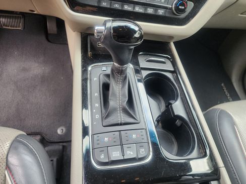 Used 2016 Kia Sedona SX image 10