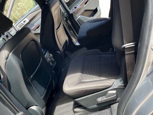 Used 2020 Ford Explorer XLT image 5
