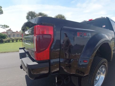 Used 2020 Ford F450 Platinum w/ FX4 Off-Road Package image 9