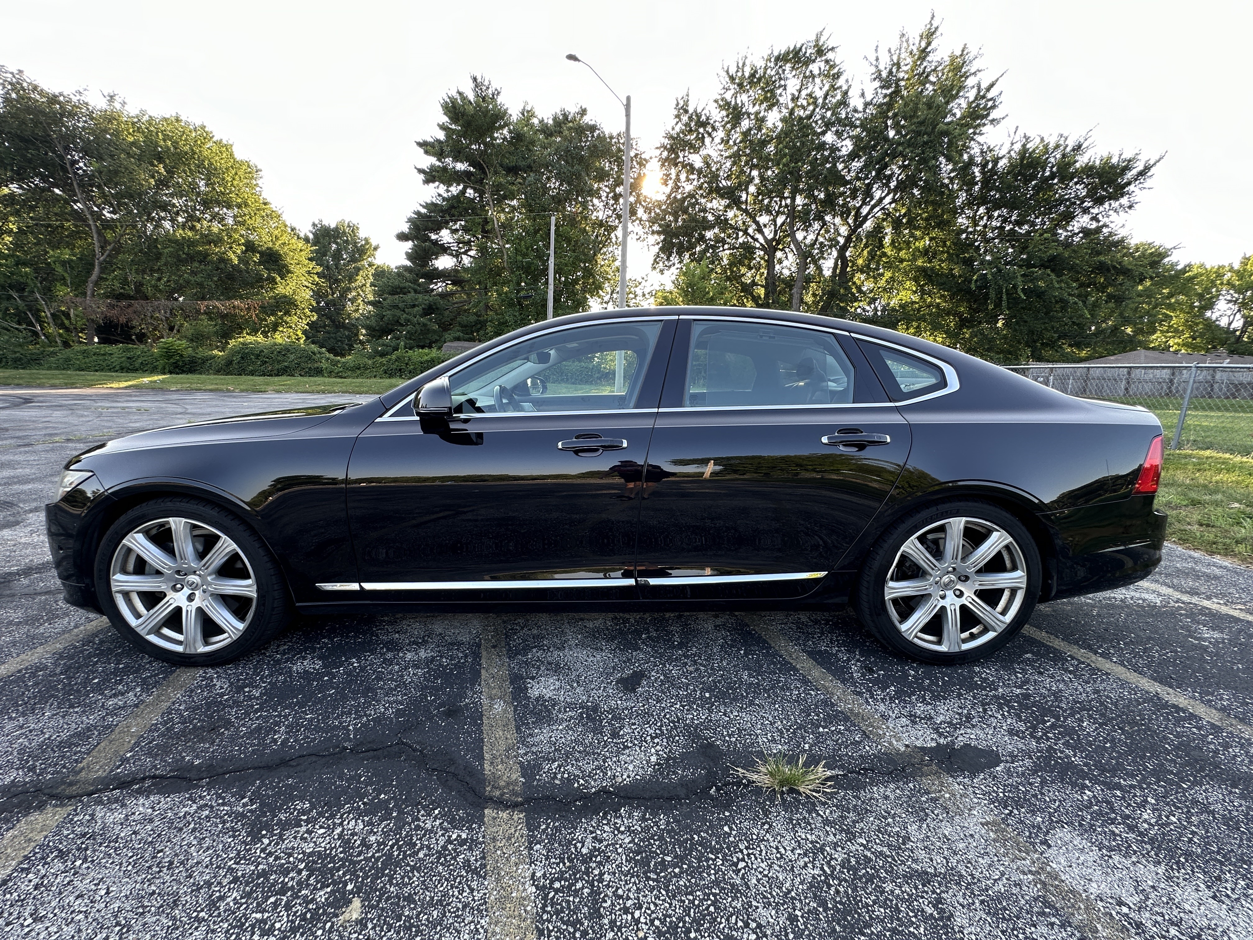 Used 2017 Volvo S90 T6 Inscription w/ Vision Package AWD/4WD image 2