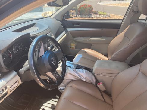 Used 2010 Subaru Legacy 2.5i Premium AWD/4WD image 11