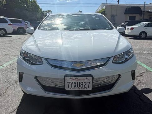 Used 2017 Chevrolet Volt LT w/ Comfort Package FWD image 2