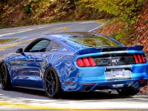 Used 2017 Ford Mustang GT w/ GT Performance Package image 4